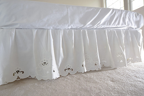 Queen Size. Dust Ruffle. Imperial Embroidered Designs. 60"x80"
